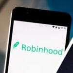 ROBINHOOD'S TWITTER ACCOUNT HACKED, POSTS SCAM TWEET